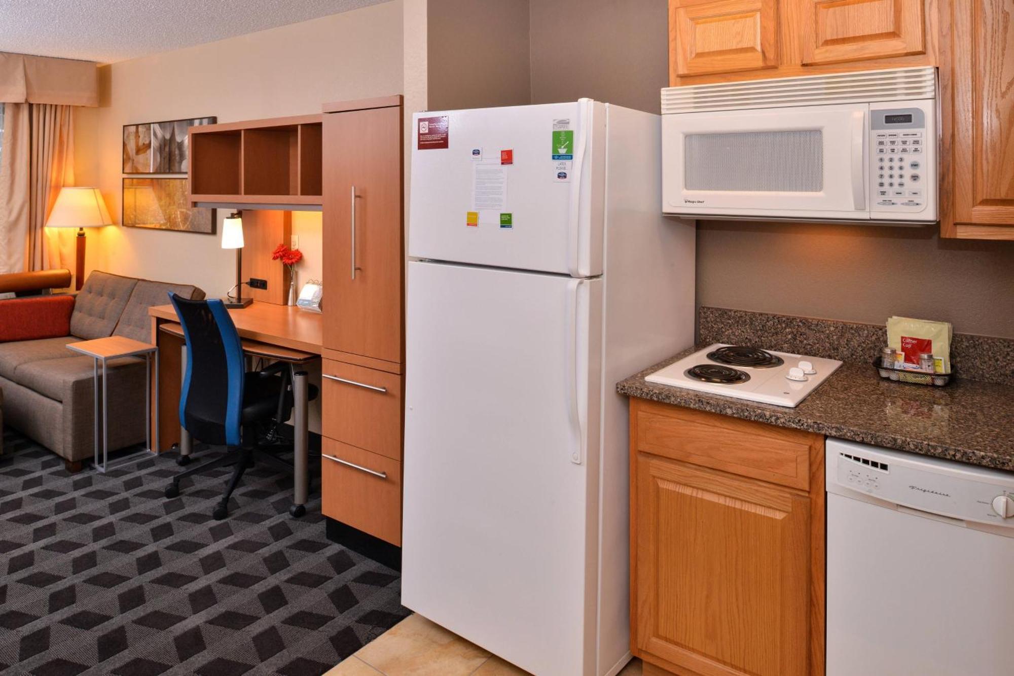 Towneplace Suites Detroit Warren Exteriör bild