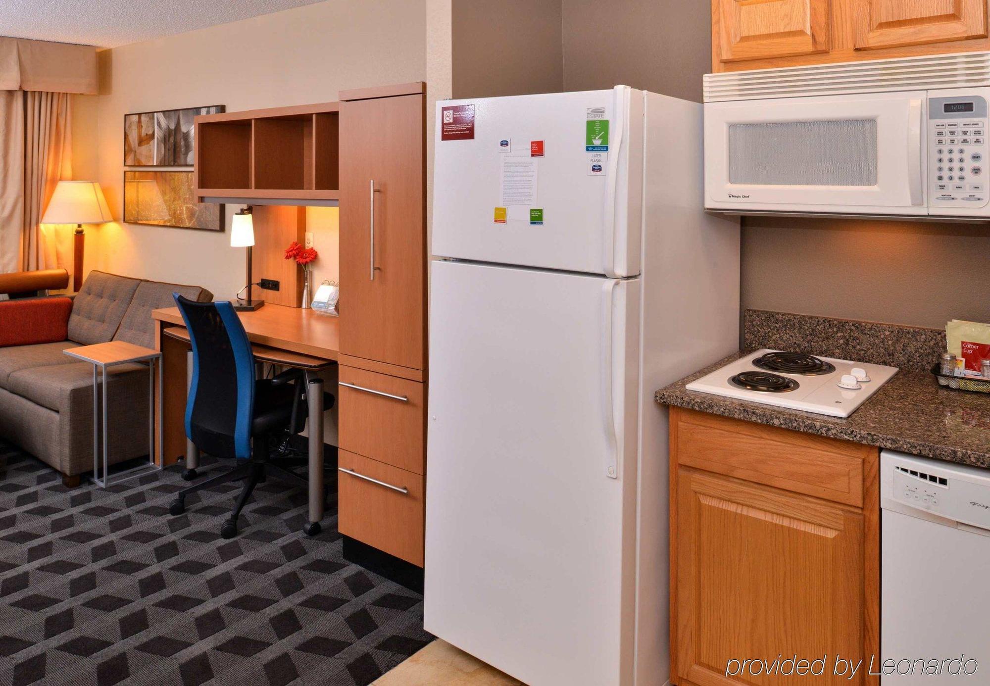 Towneplace Suites Detroit Warren Exteriör bild